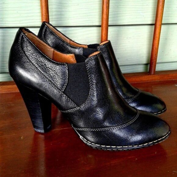 Sofft Shoes - Sofft Women's size 9M Ankle Boot Leather Shoes